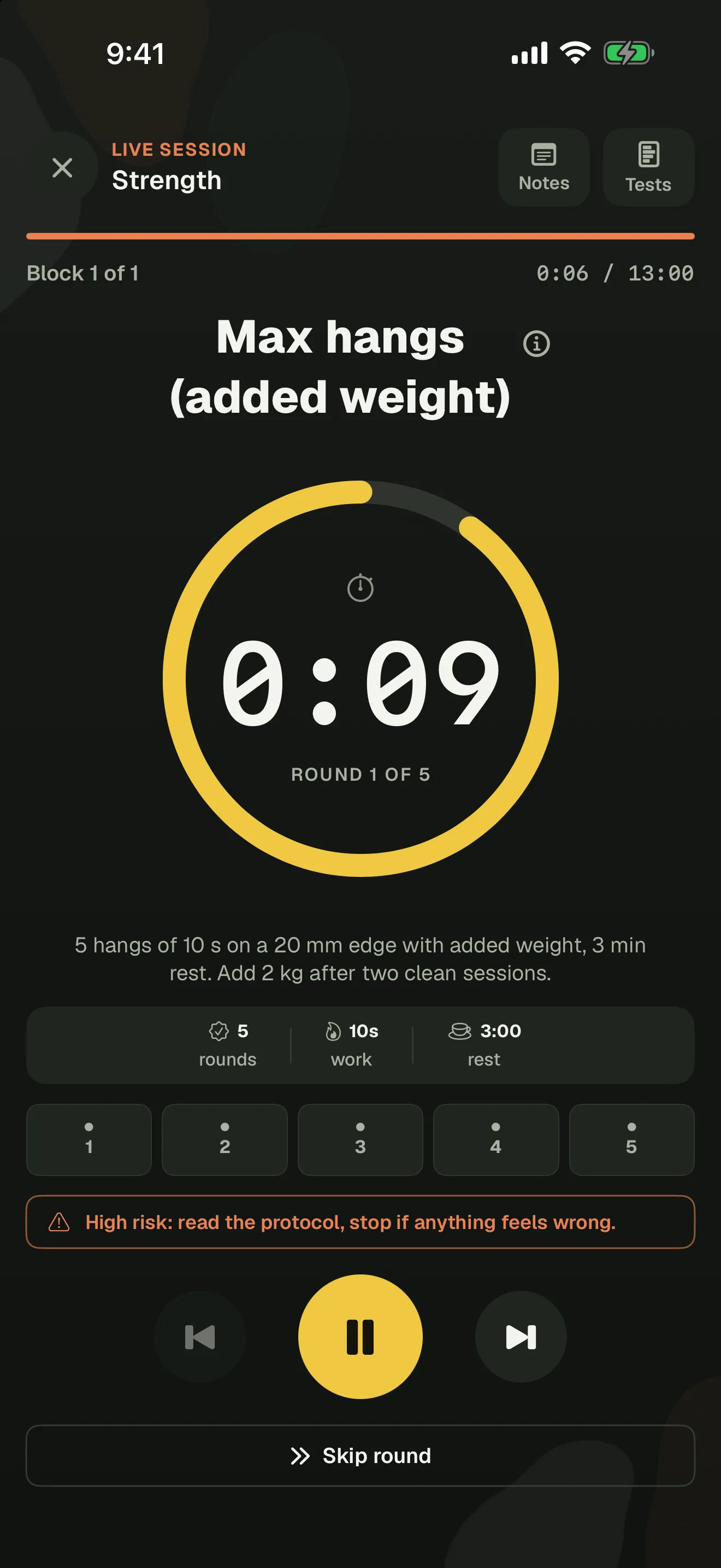 A guided session in the Blok Sessions iPhone app: the timer ring counting down a hang, with the sets below it.